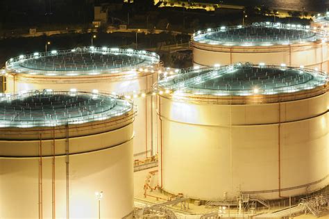 Philippines' biggest oil import storage firm seeks strategic investor .